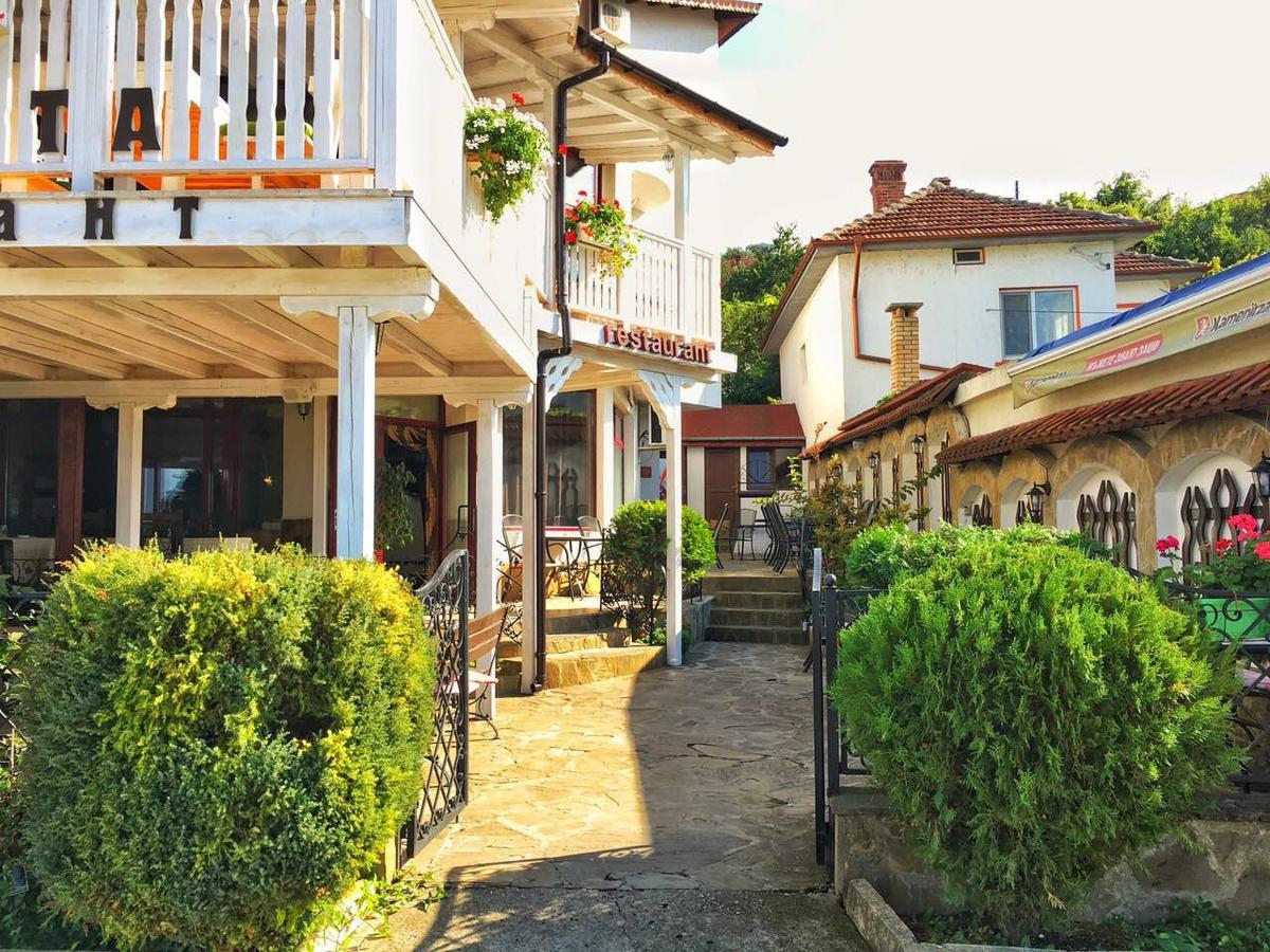 Хотел "Лодката" Tutrakan Exterior photo