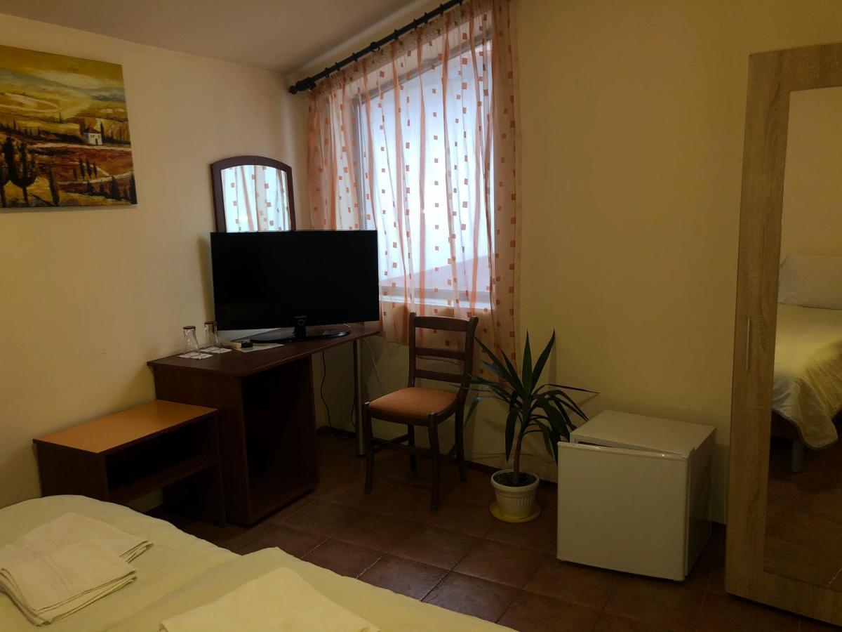 Хотел "Лодката" Tutrakan Exterior photo
